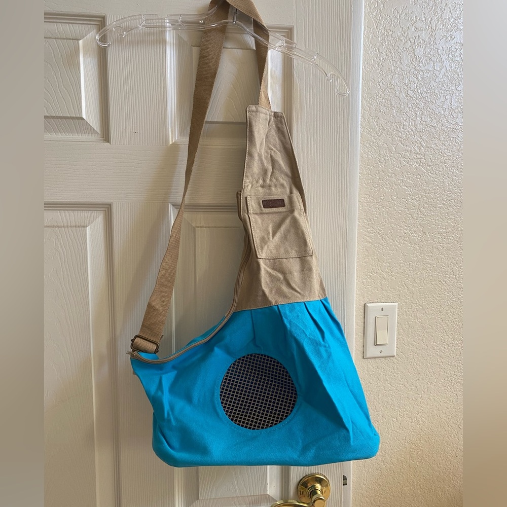 Small pet carrier, new no tags